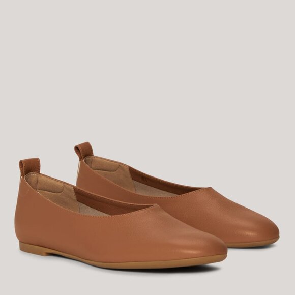 Everlane Shoes - NIB Everlane Women's Tan DAY GLOVE Italian Leather Flats 7.5 NARROW NIB